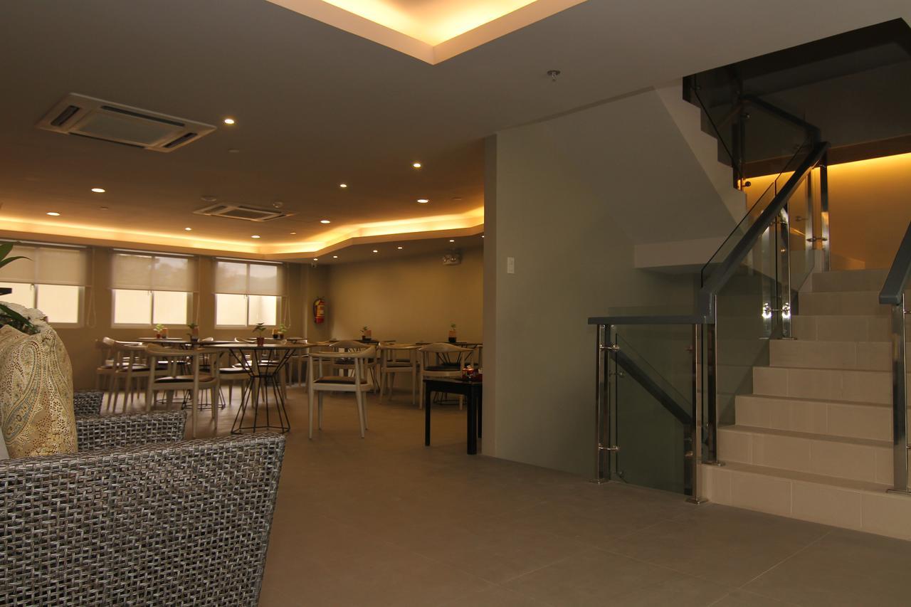 Cebu Hotel Plus Exterior foto